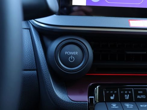 New 2026 Toyota Prius Plug-In Hybrid FWD image 7