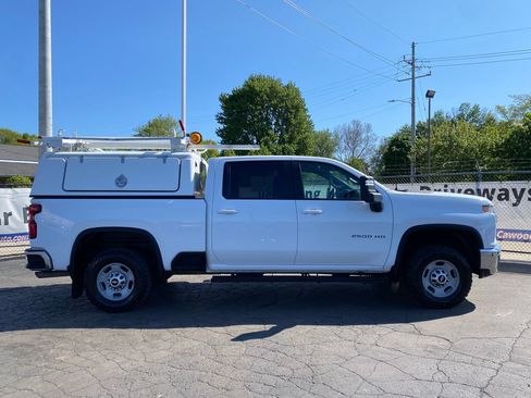 Used 2020 Chevrolet Silverado 2500 LT AWD/4WD image 2