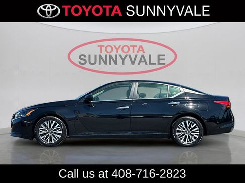 Used 2025 Nissan Altima 2.5 SV FWD image 6