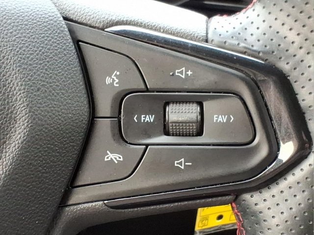 Used 2024 Chevrolet Trax RS FWD image 26
