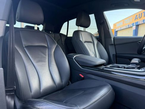 Used 2019 Audi Q8 Premium w/ Convenience Package image 16