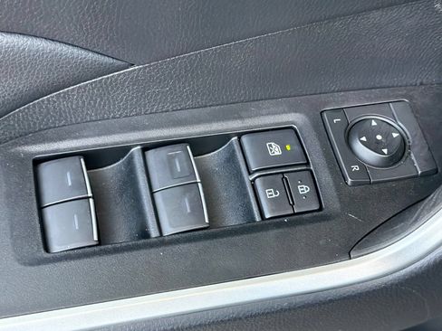 Used 2025 Toyota RAV4 XLE Premium w/ Weather Package AWD/4WD image 14