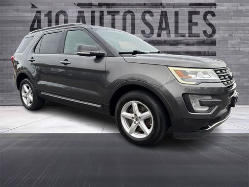 Used 2017 Ford Explorer XLT w/ Equipment Group 202A image 1
