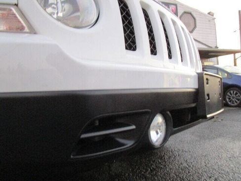 Used 2016 Jeep Patriot Latitude image 17