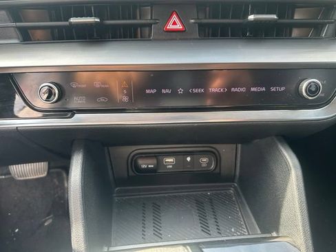 Used 2023 Kia Sportage EX FWD image 13