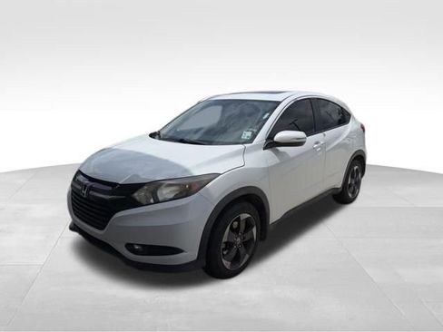 Used 2018 Honda HR-V EX image 3