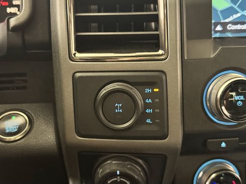 Used 2017 Ford F150 Raptor w/ Equipment Group 802A Luxury AWD/4WD image 25