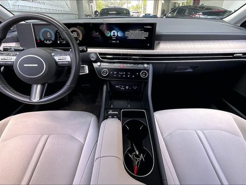 Used 2025 Hyundai Sonata SEL FWD image 6