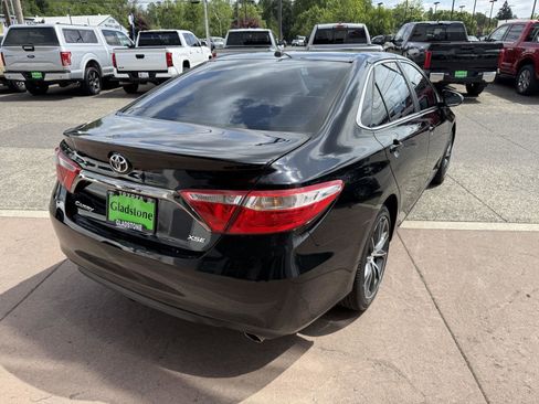 Used 2017 Toyota Camry XSE FWD image 7