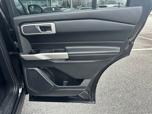 Certified 2022 Ford Explorer XLT w/ Equipment Group 202A image 18