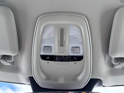 Certified 2024 Volvo XC90 B5 Core w/ Protection Package Premier AWD/4WD image 11