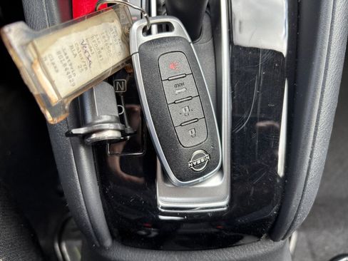 Used 2025 Nissan Versa SV image 25