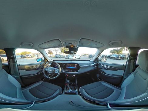 Used 2025 Chevrolet TrailBlazer LT image 42