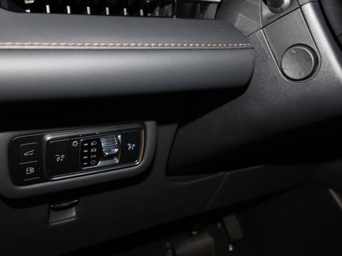 New 2026 Lincoln Nautilus Reserve image 9