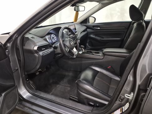 Used 2020 Nissan Altima 2.5 SR FWD image 8