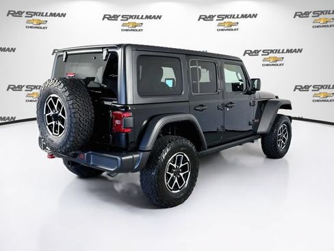 Used 2025 Jeep Wrangler Unlimited Rubicon AWD/4WD image 7