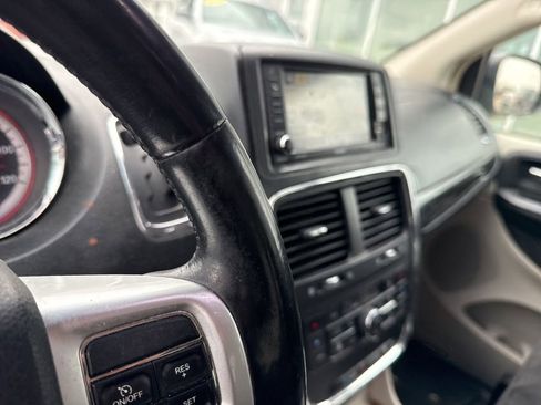 Used 2012 Dodge Grand Caravan Crew w/ Crew Value Pkg FWD image 12