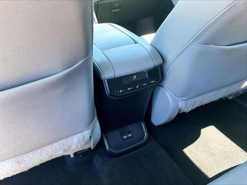 Used 2023 Toyota Highlander LE FWD image 26