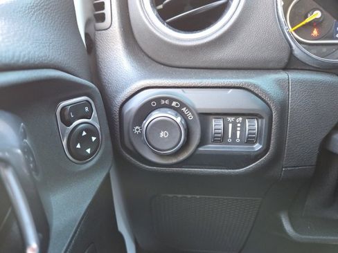 Used 2021 Jeep Wrangler Unlimited Sahara image 54