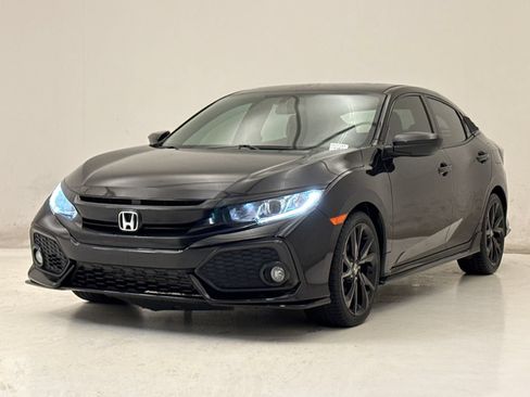 Used 2018 Honda Civic Sport image 2