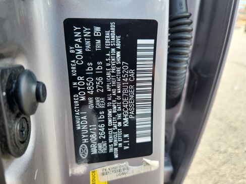 Used 2011 Hyundai Genesis 3.8 w/ Technology Pkg 4 image 25