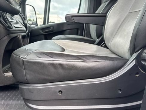 Used 2024 RAM ProMaster 2500 w/ Convenience Group FWD image 11