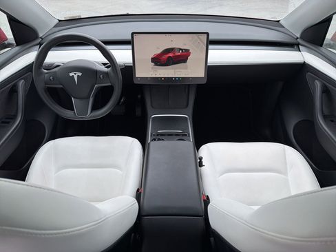 Used 2022 Tesla Model Y Long Range AWD/4WD image 6