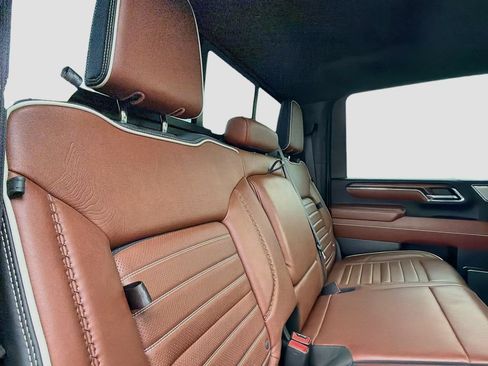 Used 2024 GMC Sierra 2500 Denali Ultimate w/ Max Trailering Package AWD/4WD image 30