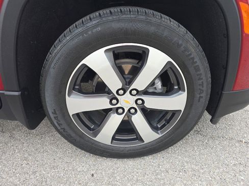 Used 2022 Chevrolet Traverse LT w/ LT Premium Package image 13