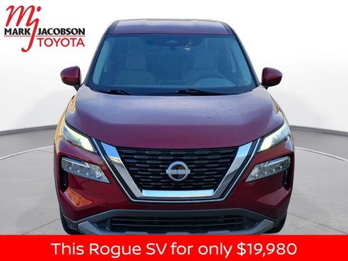 Used 2023 Nissan Rogue SV image 3