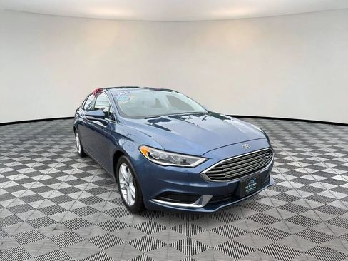 Used 2018 Ford Fusion SE w/ Fusion SE Technology Package FWD image 1