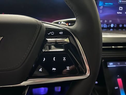 Used 2025 Cadillac Escalade V image 12