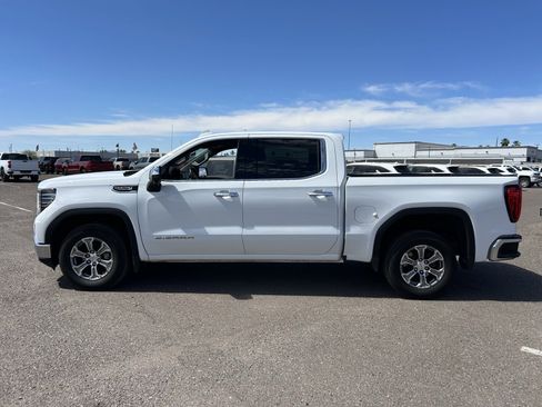 Used 2025 GMC Sierra 1500 SLT image 2