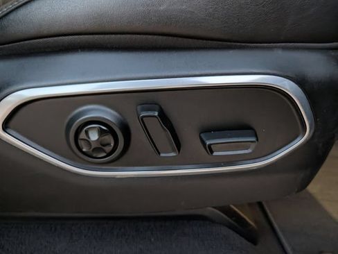 Used 2024 Jeep Wagoneer Series II w/ Flexible Seating Group RWD image 25