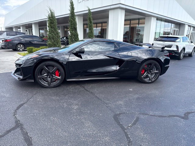 Used 2023 Chevrolet Corvette Z06 w/ Z07 Performance Package RWD image 2