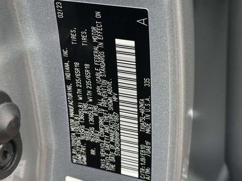 Used 2023 Toyota Highlander XLE image 16