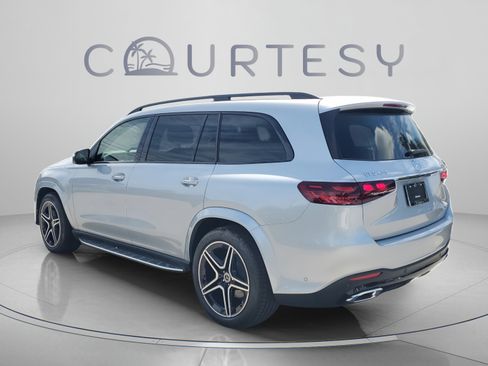 Certified 2026 Mercedes-Benz GLS 450 4MATIC image 3