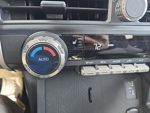 Used 2026 Toyota Tacoma TRD Off-Road image 21