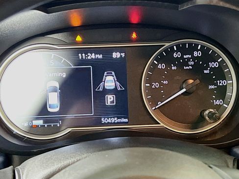 Used 2025 Nissan Versa SV FWD image 22