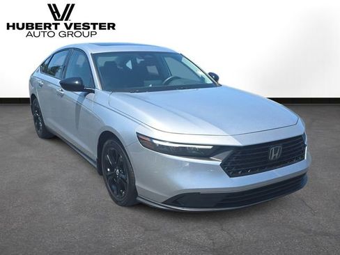 Used 2025 Honda Accord SE image 4
