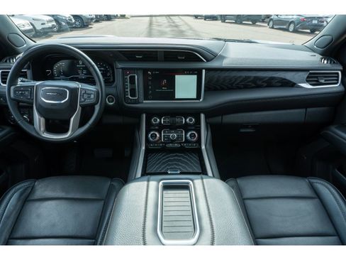 Used 2024 GMC Yukon Denali image 19