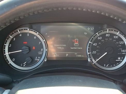 Used 2023 Toyota Highlander XSE AWD/4WD image 25