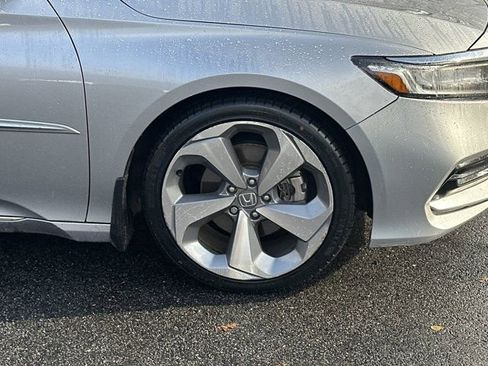Used 2018 Honda Accord Touring image 14