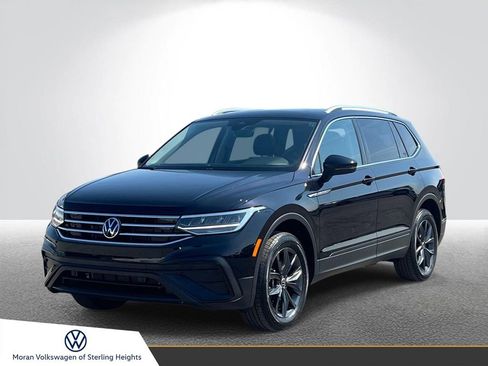 Used 2023 Volkswagen Tiguan SE w/ Panoramic Sunroof Package image 1