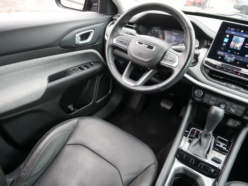 Used 2022 Jeep Compass Latitude image 9