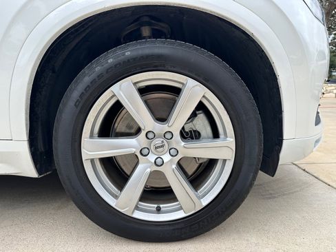 Certified 2023 Volvo XC90 B6 Core w/ Climate Package image 9