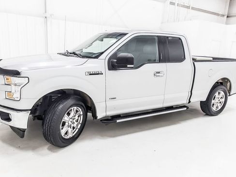 Used 2017 Ford F150 XLT w/ Equipment Group 301A Mid RWD image 3