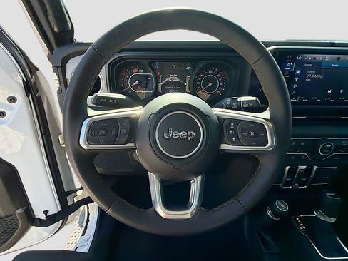 Used 2024 Jeep Wrangler Sahara image 35