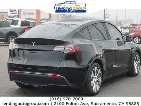 Used 2021 Tesla Model Y Long Range image 4