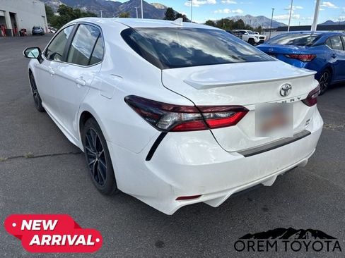 Used 2024 Toyota Camry SE AWD/4WD image 8